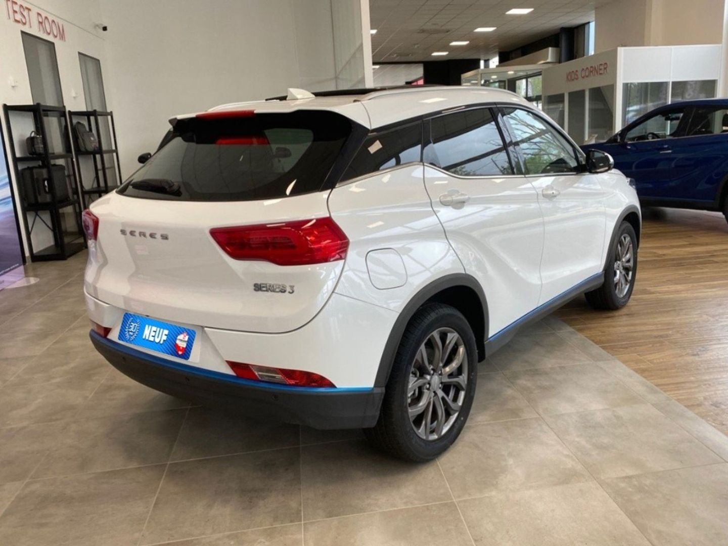 SERES 3 - LUXE 120kW (163ch) Toit Pano Ouvrant GPS Caméra 360