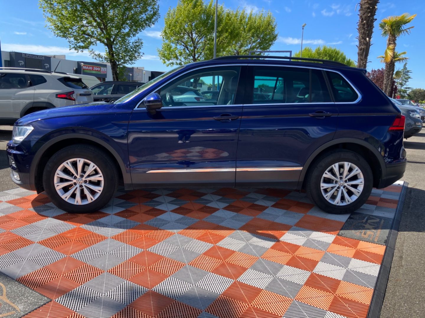 VOLKSWAGEN TIGUAN - 2.0 TDI 150 DSG7 4MOTION CONFORTLINE CUIR TOIT ATTELAGE