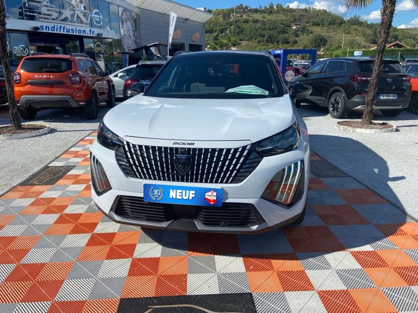 PEUGEOT 2008 - II (2) 1.2 Hybrid 145 GT e-DCS6 GPS Caméra 360°