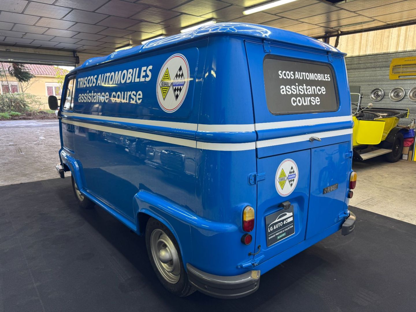 RENAULT ESTAFETTE - R2136