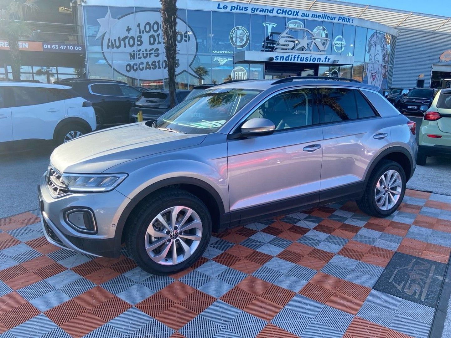 VOLKSWAGEN T-ROC - 2.0 TDI 150 DSG7 VW EDITION Export JA 17" Caméra