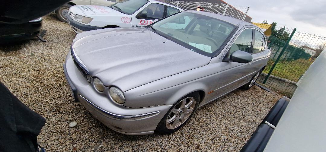 JAGUAR X TYPE - V6 2.1 L cuir POUR PIECES 154 CV