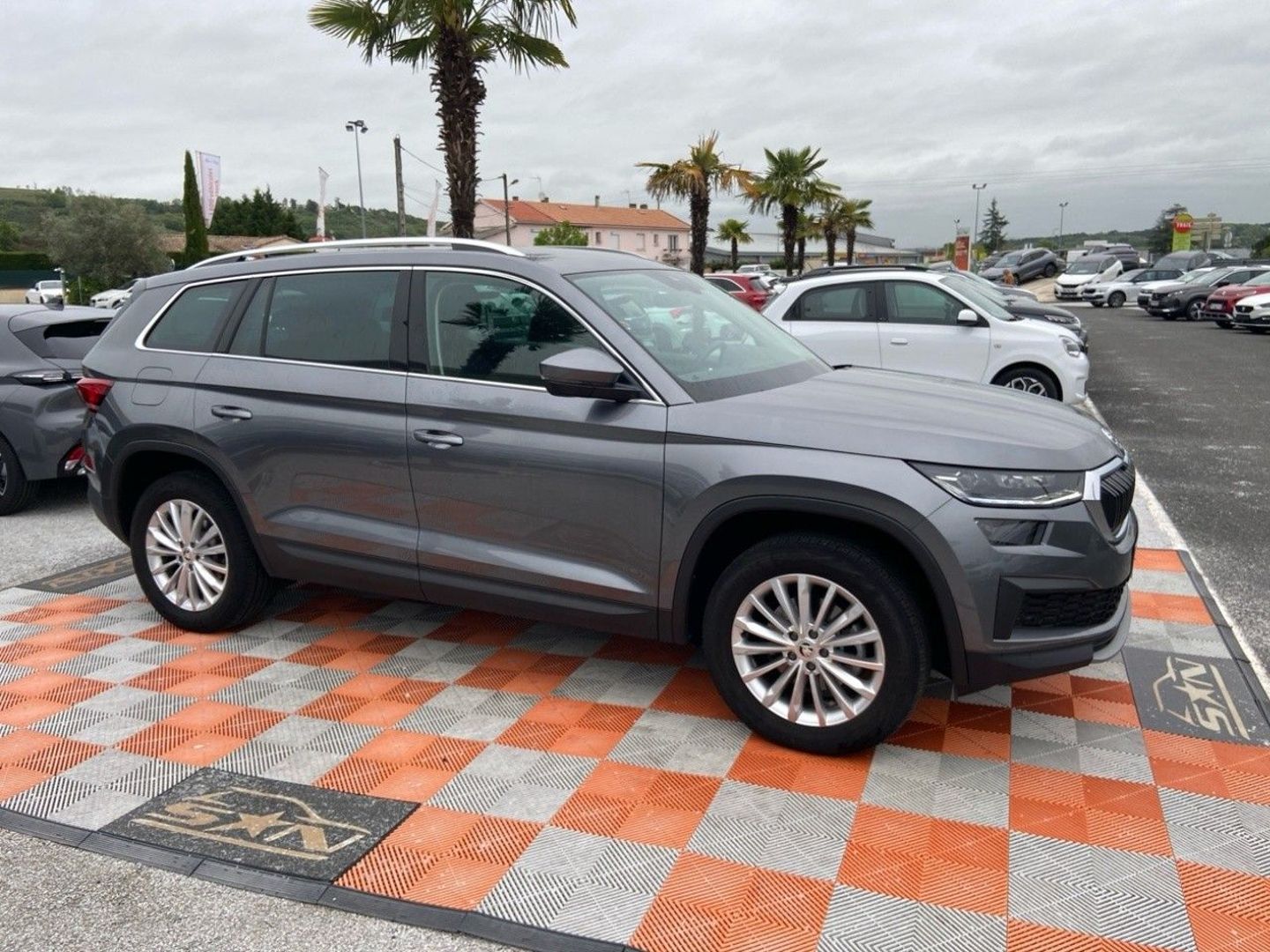 SKODA KODIAQ - 1.5 TSI 150 BVA AMBITION Caméra 7 PL