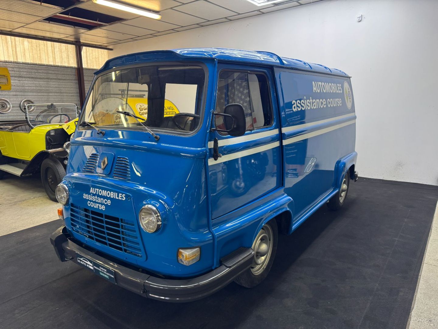 RENAULT ESTAFETTE R2136