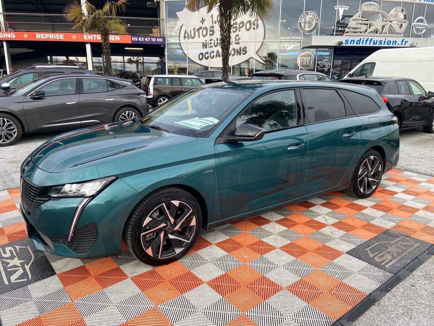 PEUGEOT 308 SW - HYBRID 180 e-EAT8 ALLURE PACK GPS Caméra 1°Main