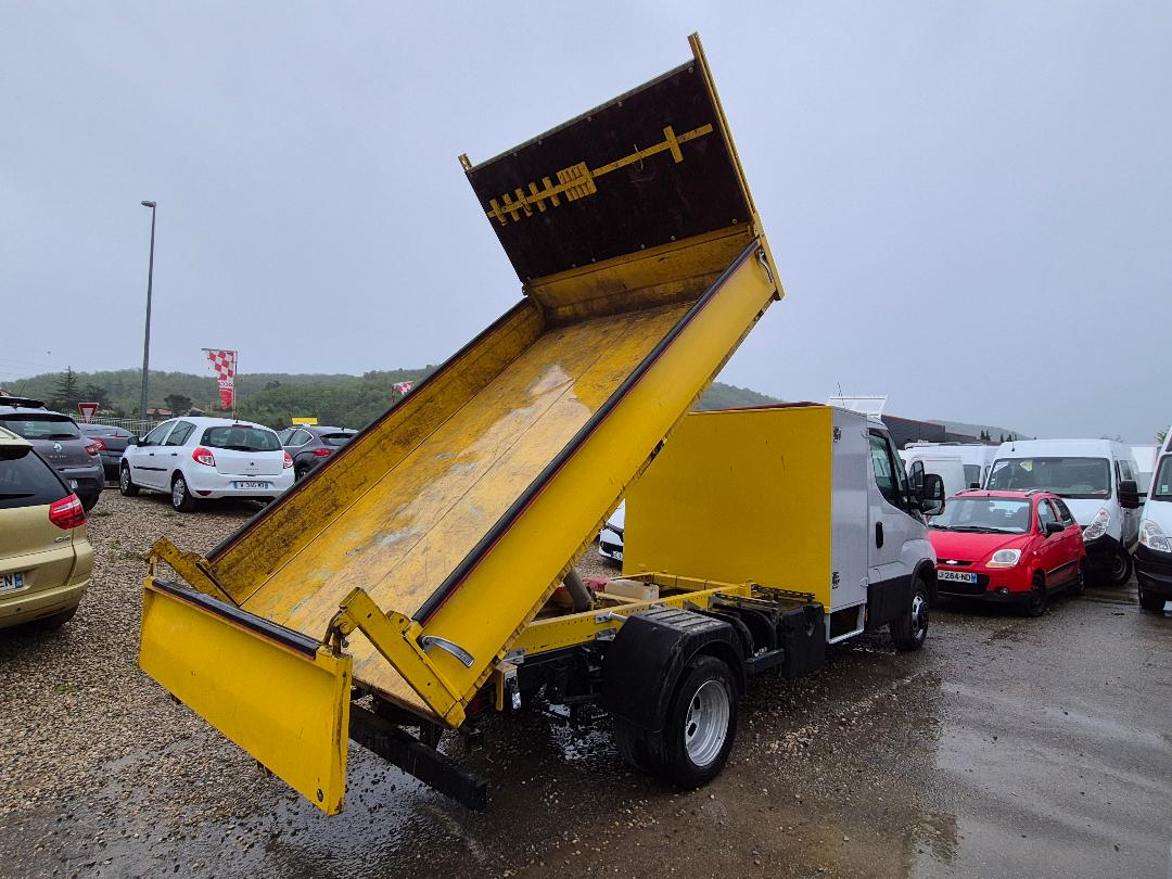 IVECO DAILY 160 CH - 35C16 3L Benne + Coffre GPS CLIM REGUL