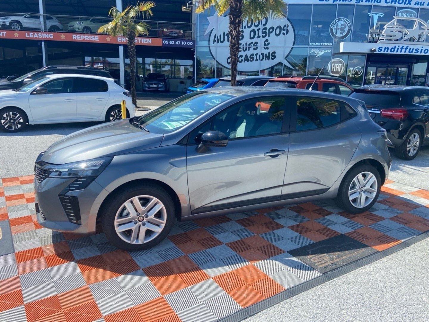 RENAULT CLIO - V DCi 100 BV6 EVOLUTION Ecran Caméra Radar