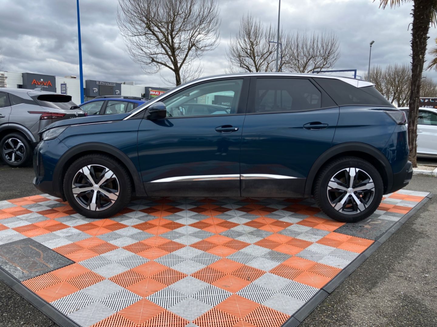 PEUGEOT 3008 - BlueHDi 130 EAT8 ALLURE Grip