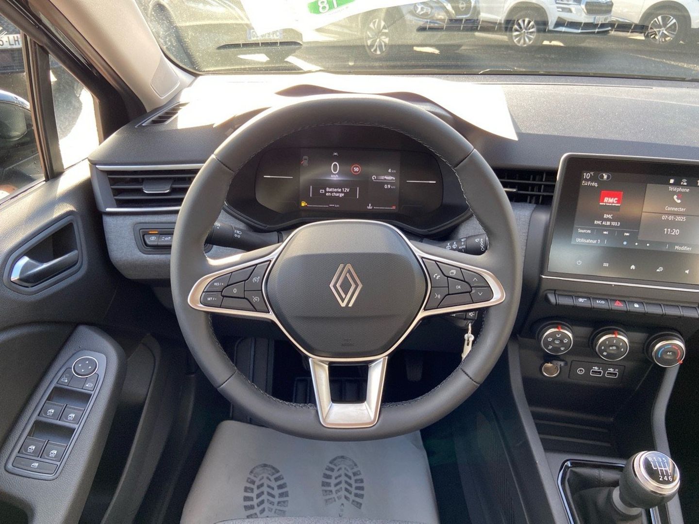 RENAULT CLIO - V DCi 100 BV6 EVOLUTION Ecran Caméra Radar