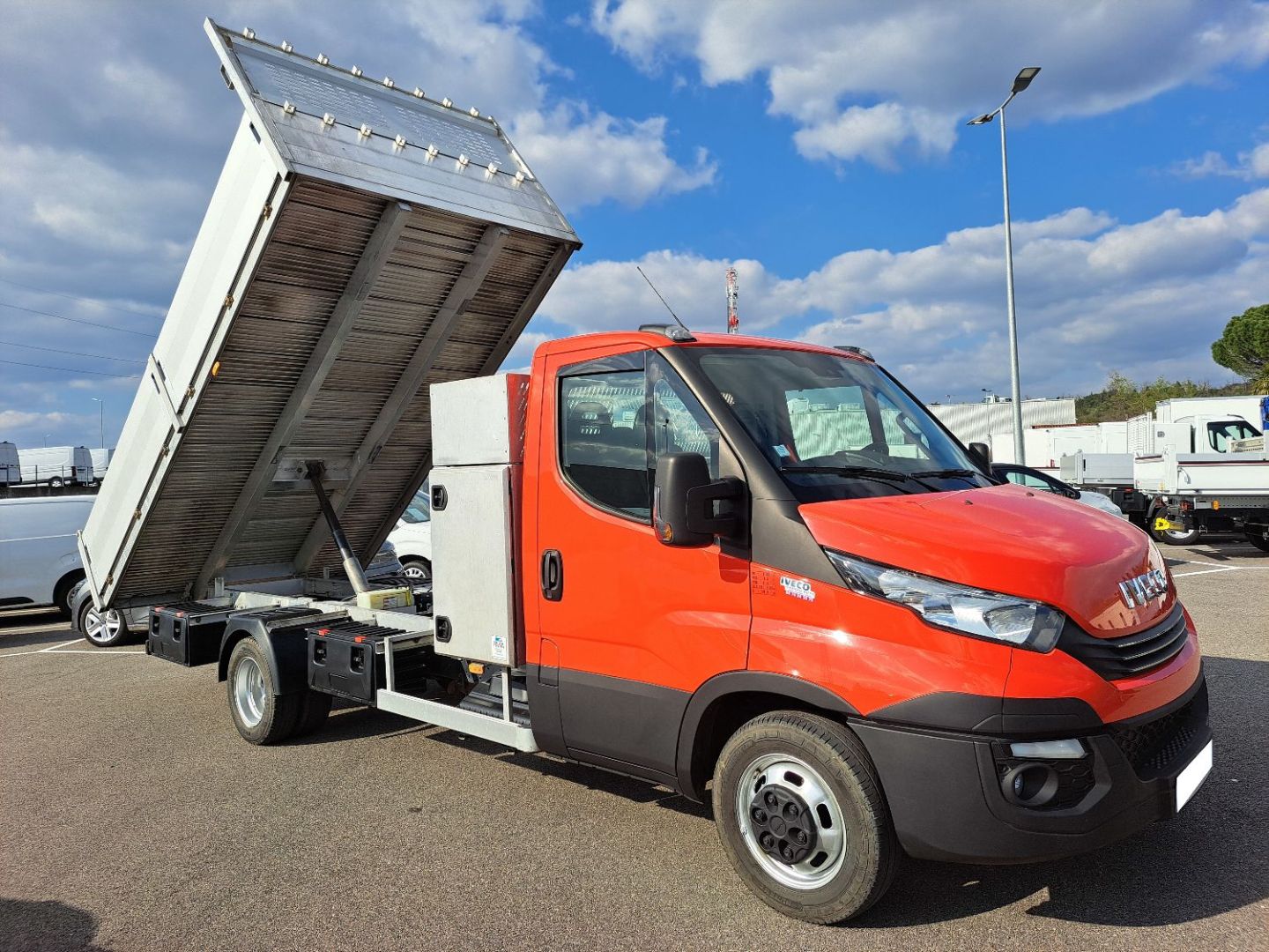 IVECO DAILY 35C21 A8 BENNE ET COFFRE