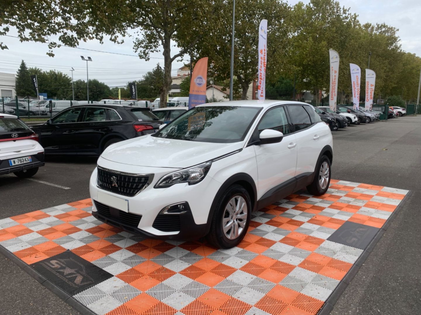 PEUGEOT 3008 - BlueHDi 130 EAT8 ACTIVE BUSINESS GPS