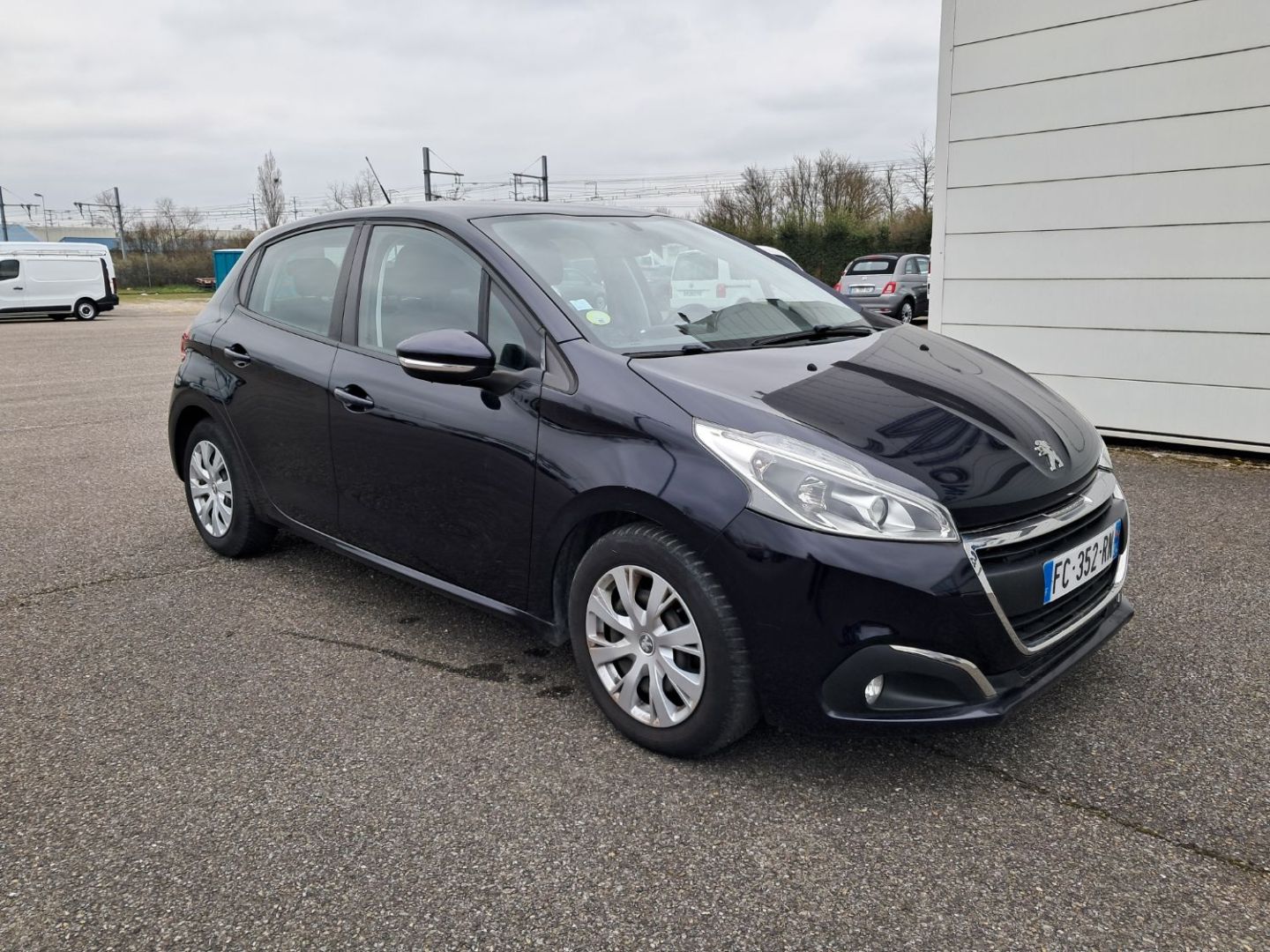 PEUGEOT 208 - 1.5 BlueHDi 100 ACTIVE BUSINESS
