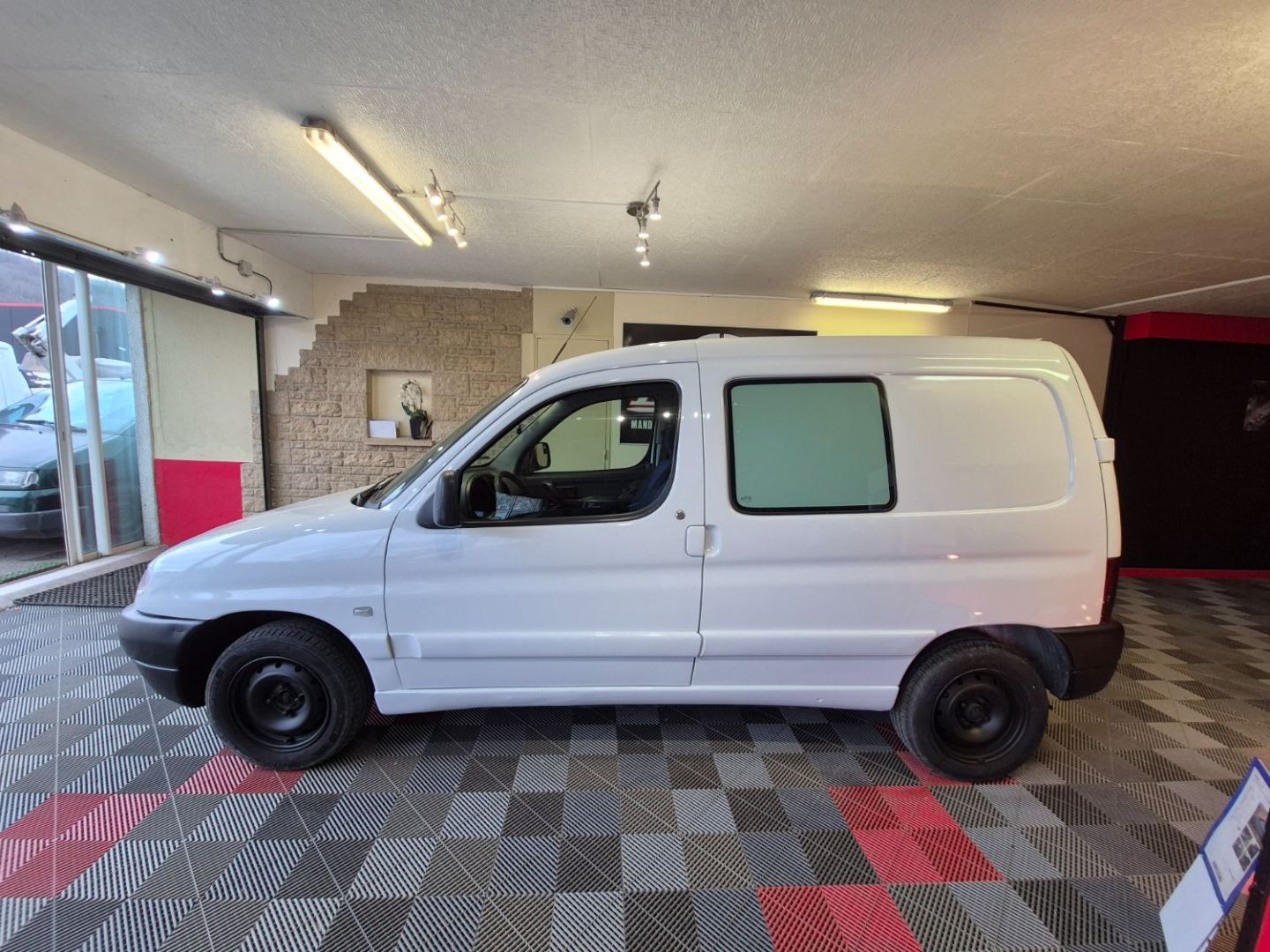 PEUGEOT PARTNER - 1.9 D 70 CT OK DISTRI NEUVE