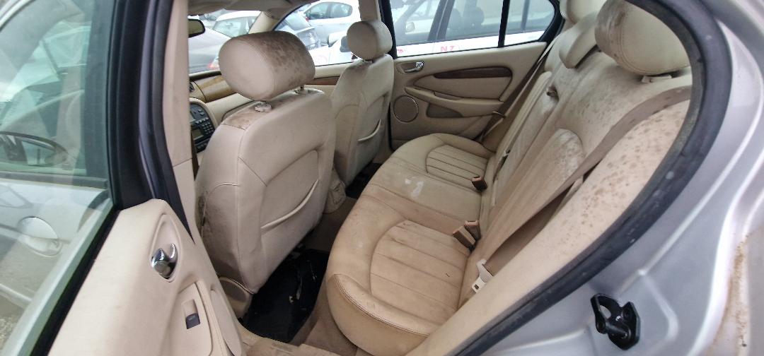 JAGUAR X TYPE - V6 2.1 L cuir POUR PIECES 154 CV