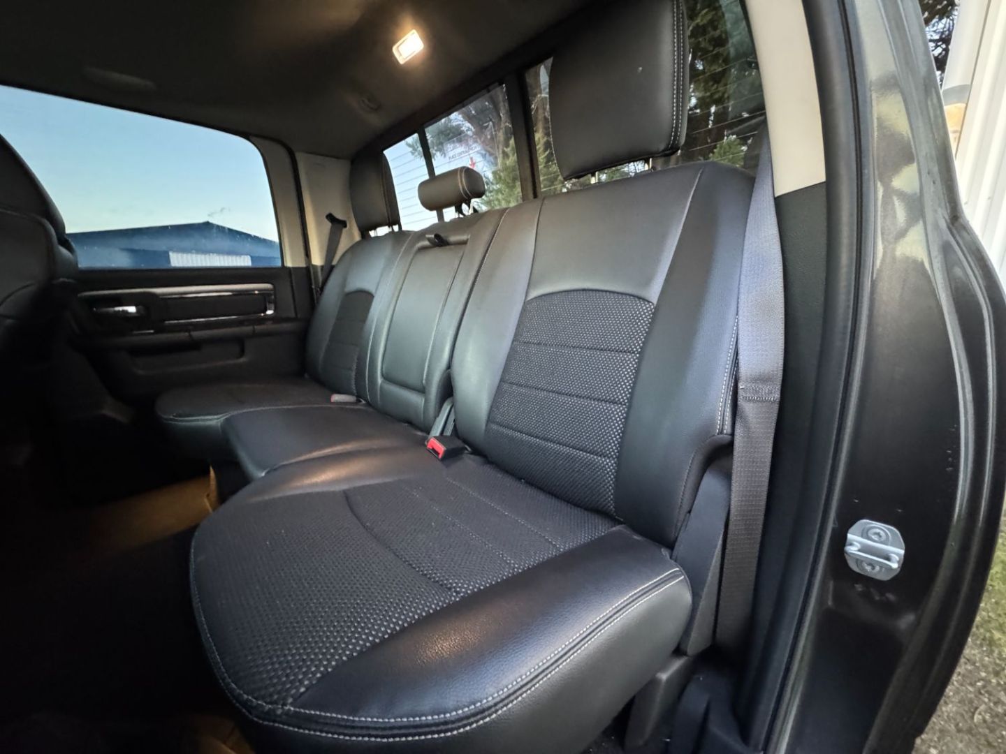 DODGE RAM - 1500 SLT