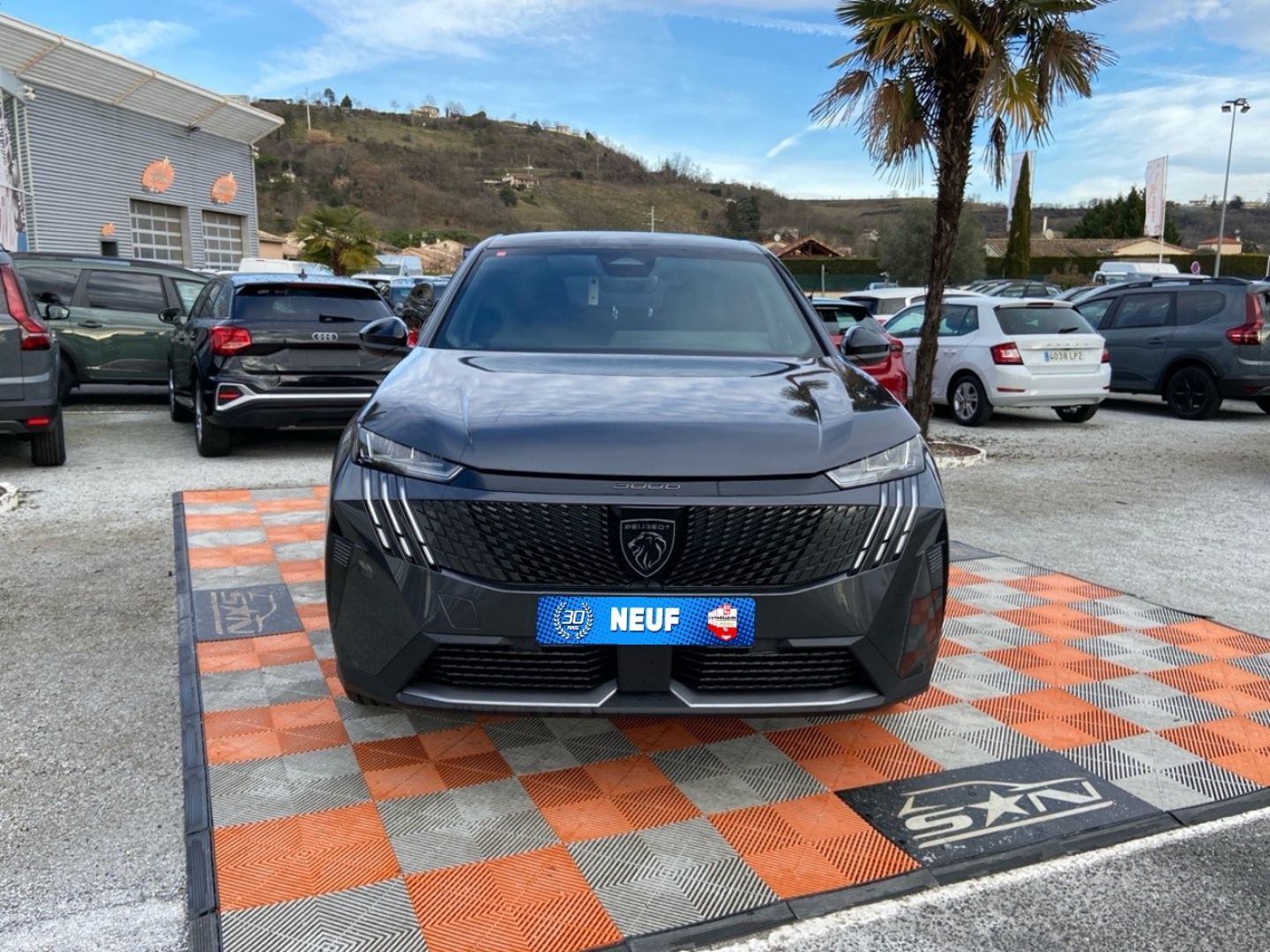 PEUGEOT 3008 - NEW Hybrid 136 e-DCS6 ALLURE PACK PANORAMIC NAVIGATION Sièges AGR