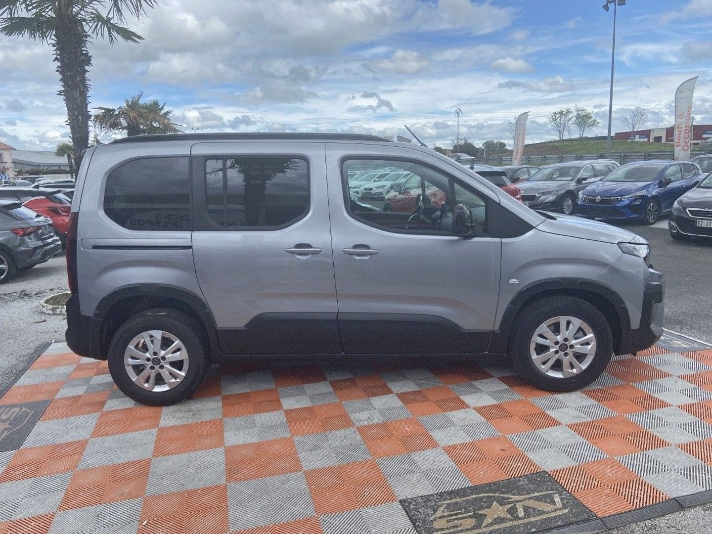 PEUGEOT RIFTER - NEW BlueHDi 100 BV6 ALLURE PACK STYLE Caméra JA 16"