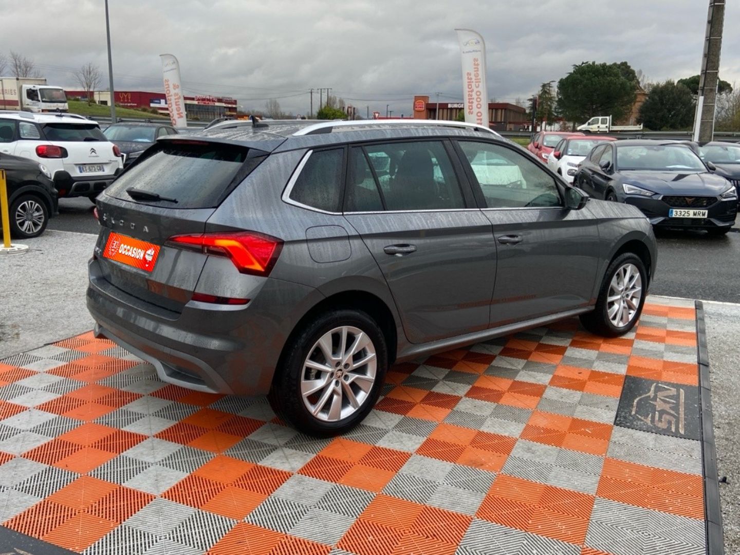 SKODA KAMIQ - 1.0 TSI 110 BV6 AMBITION Caméra Cockpit JA 17"