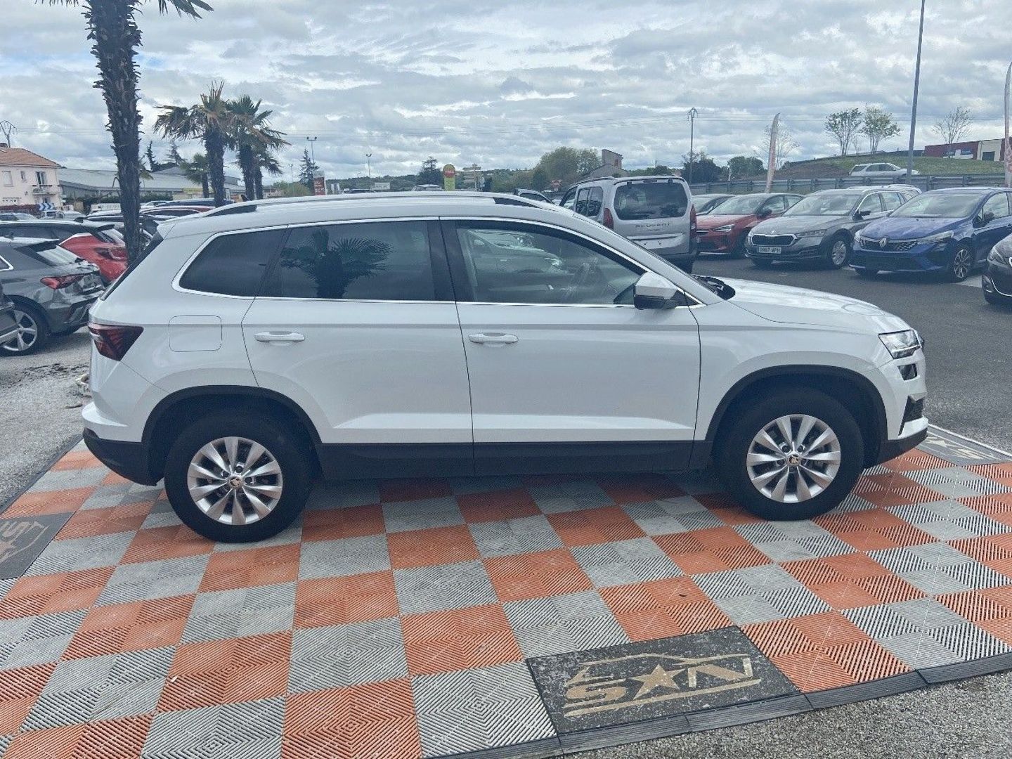 SKODA KAROQ - 2.0 TDI 116 BV6 SELECTION JA 16" Caméra