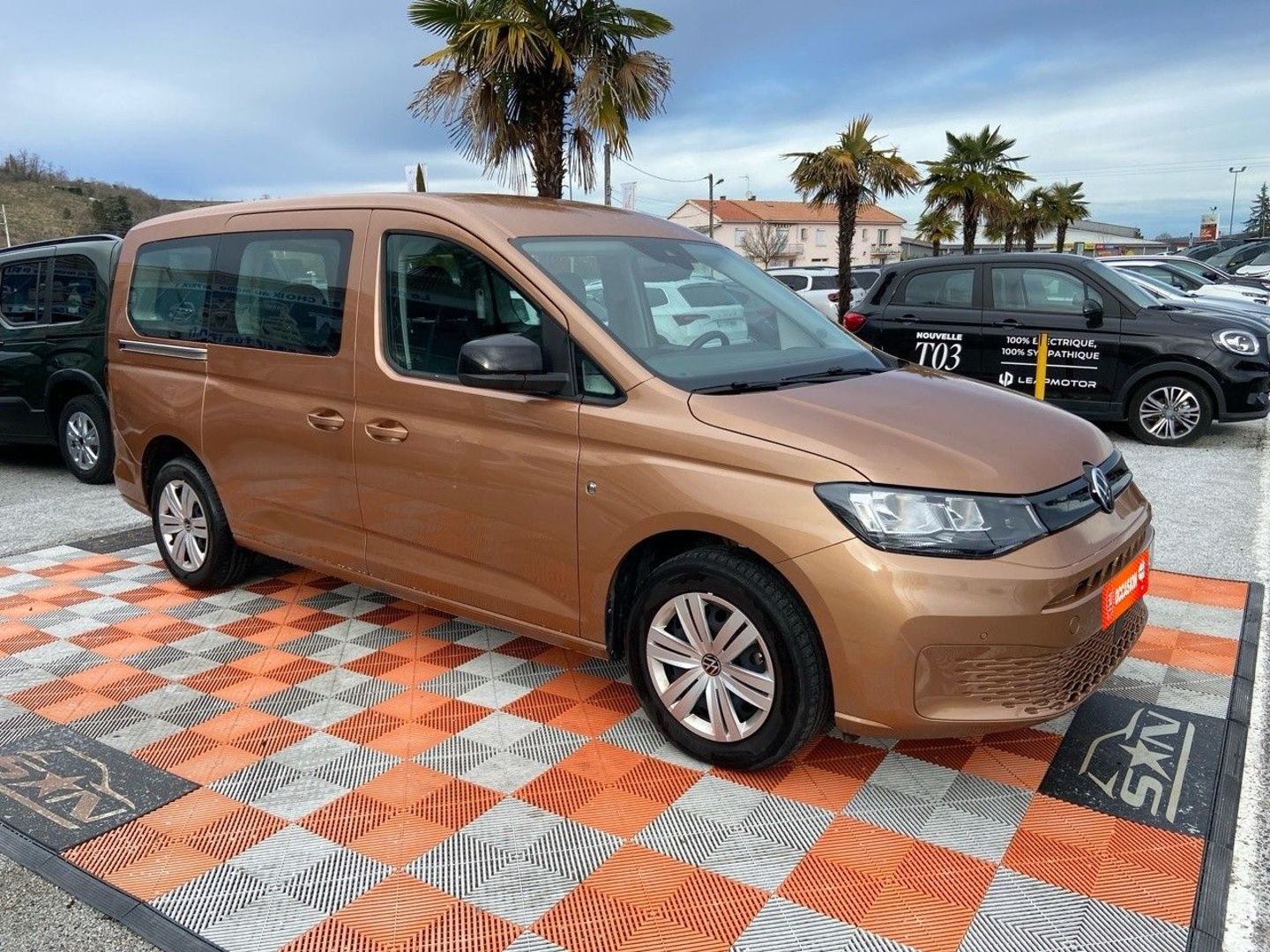 VOLKSWAGEN CADDY MAXI - 2.0 TDI 102 BV6 ORIGIN 7PL Caméra