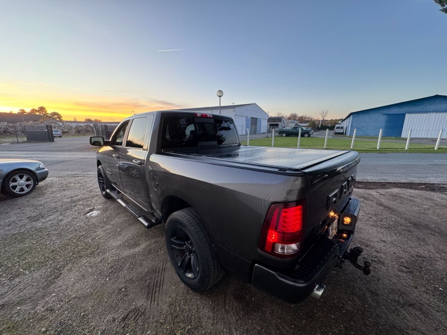 DODGE RAM - 1500 SLT