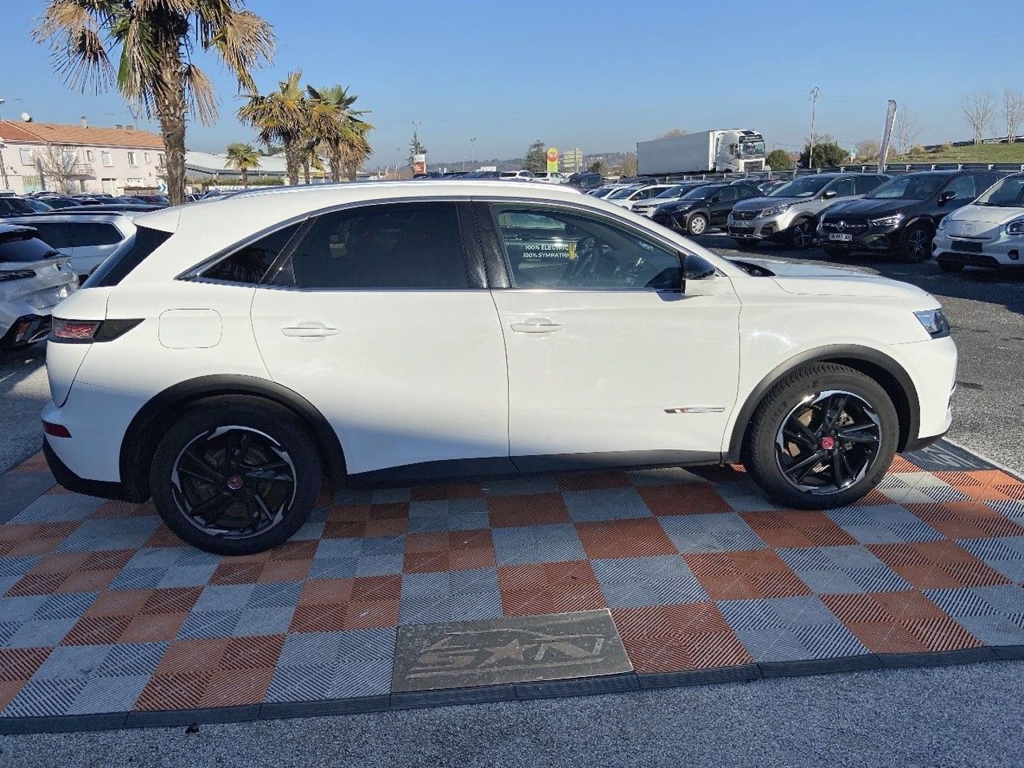 DS DS7 CROSSBACK - BlueHdi 130 EAT8 PERFORMANCE LINE + Toit Hifi Focal Siège Elec 1°Main