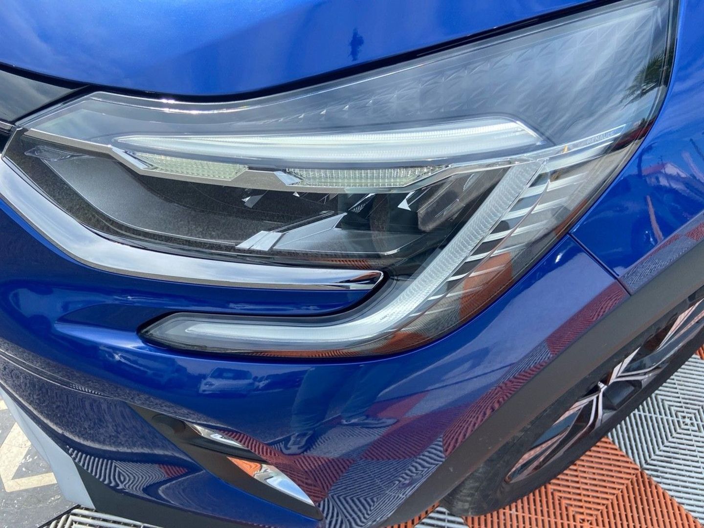 RENAULT CAPTUR - TCe 90 BV6 TECHNO GPS 9.3" Caméra 360° Barres de Toit