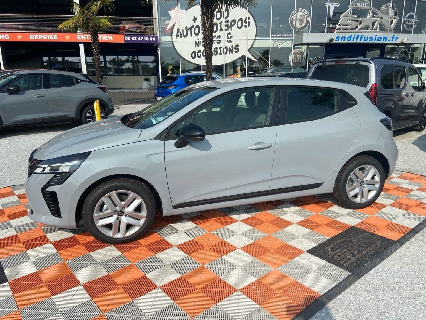 RENAULT CLIO - V DCi 100 BV6 EVOLUTION Ecran Caméra Radar