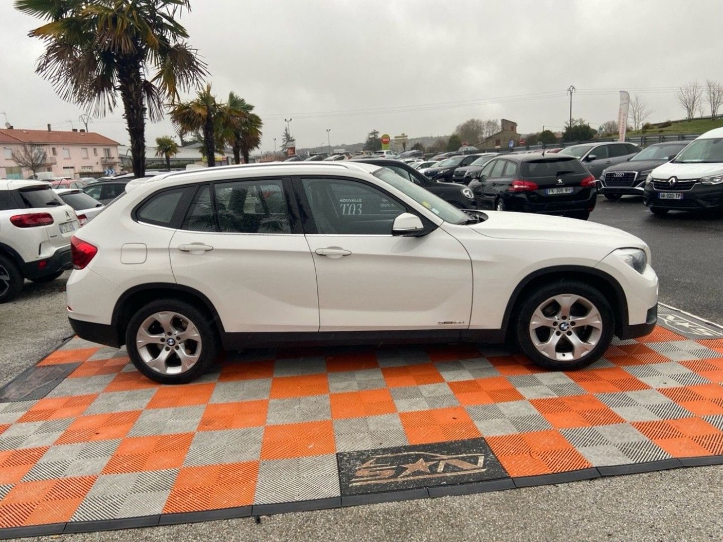 BMW X1 - SDRIVE 18DA LOUNGE
