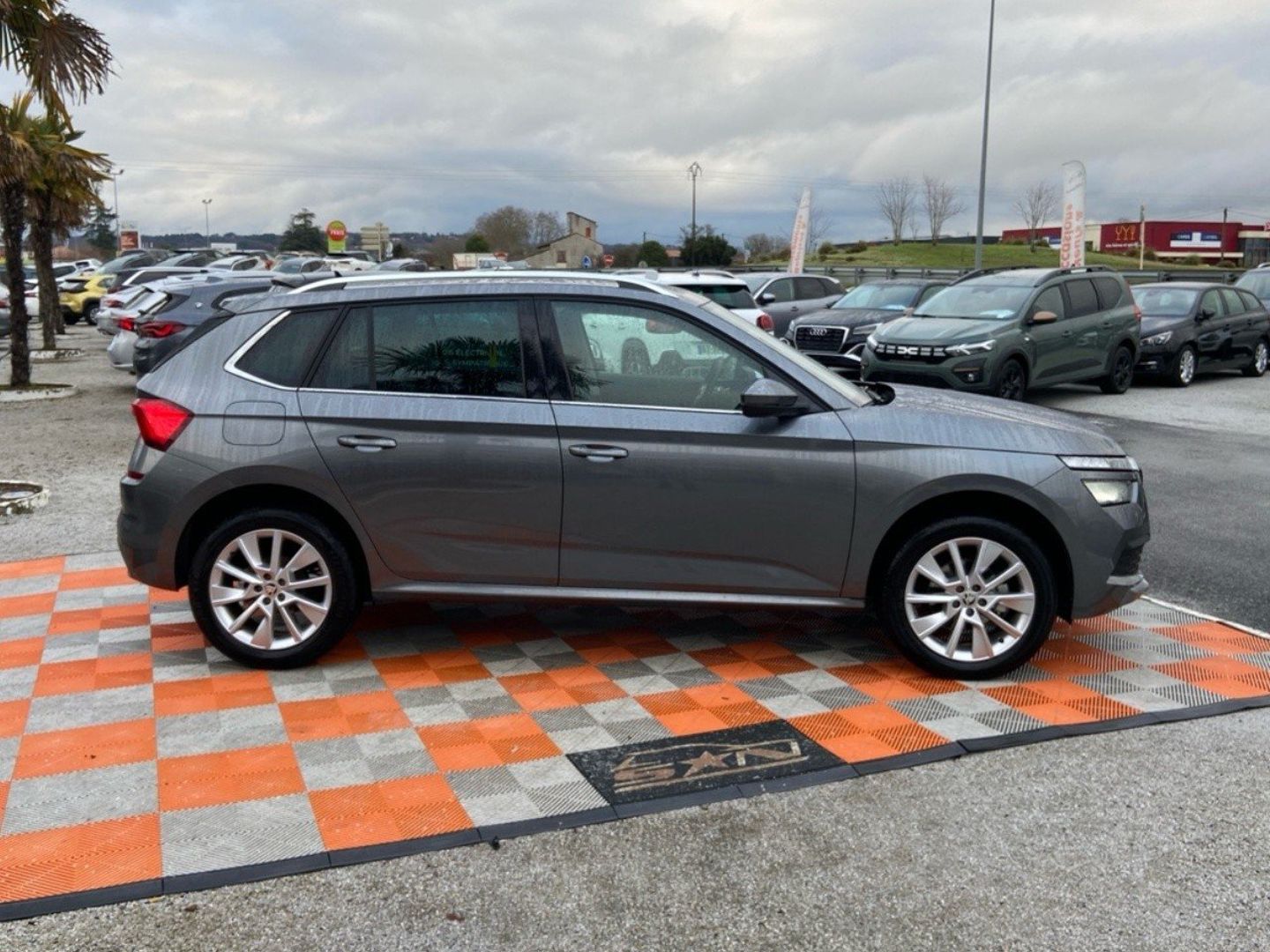 SKODA KAMIQ - 1.0 TSI 110 BV6 AMBITION Caméra Cockpit JA 17"