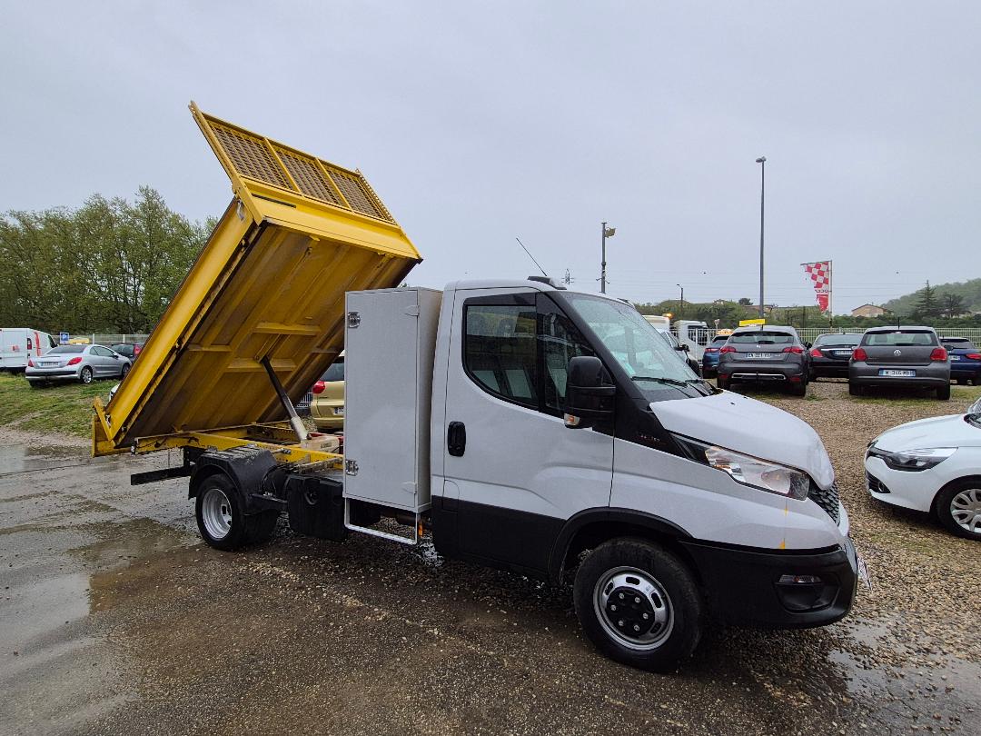 IVECO DAILY 160 CH - 35C16 3L Benne + Coffre GPS CLIM REGUL