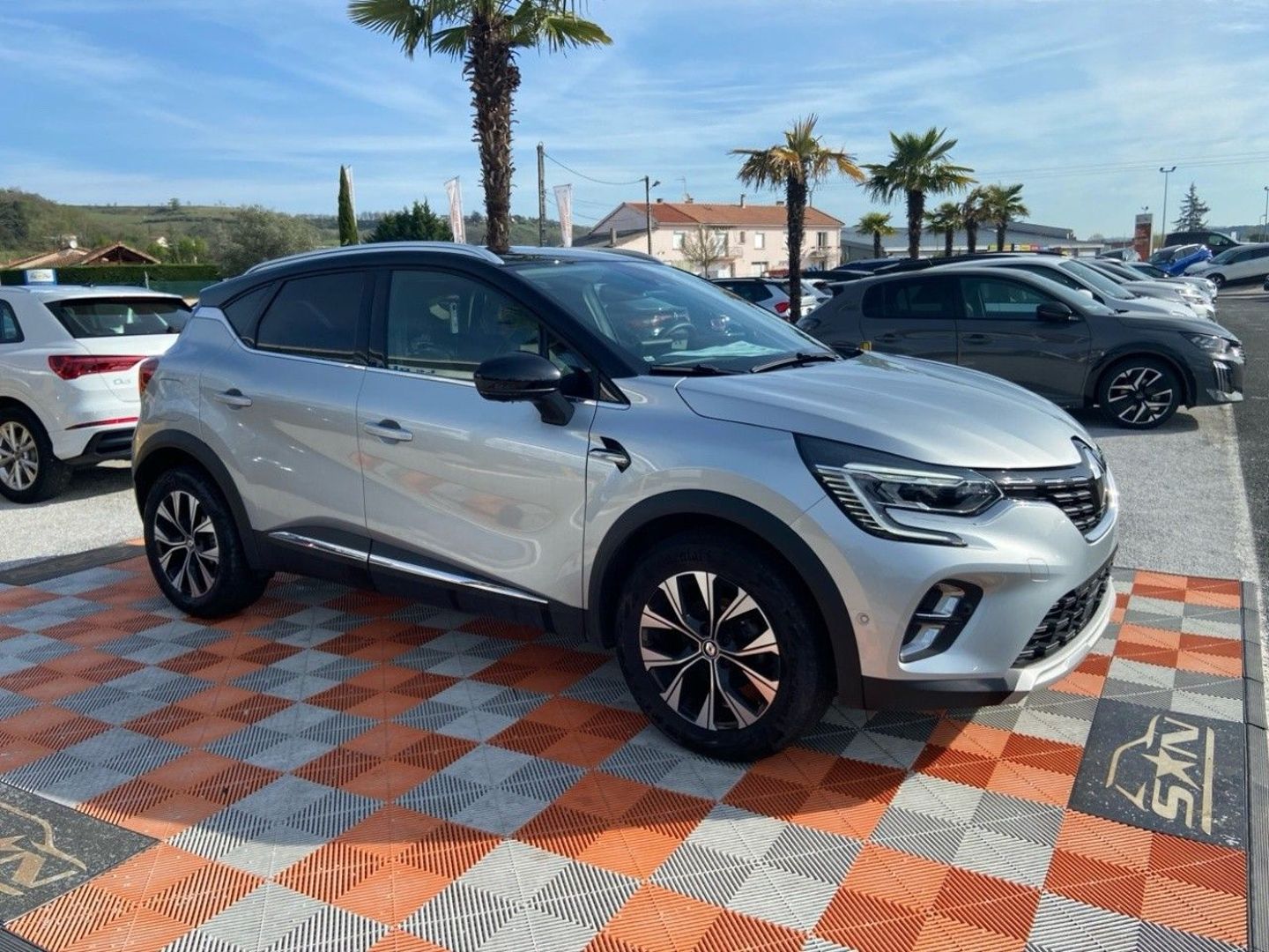 RENAULT CAPTUR - TCe 90 BV6 TECHNO GPS 9.3" Caméra 360° Barres de Toit
