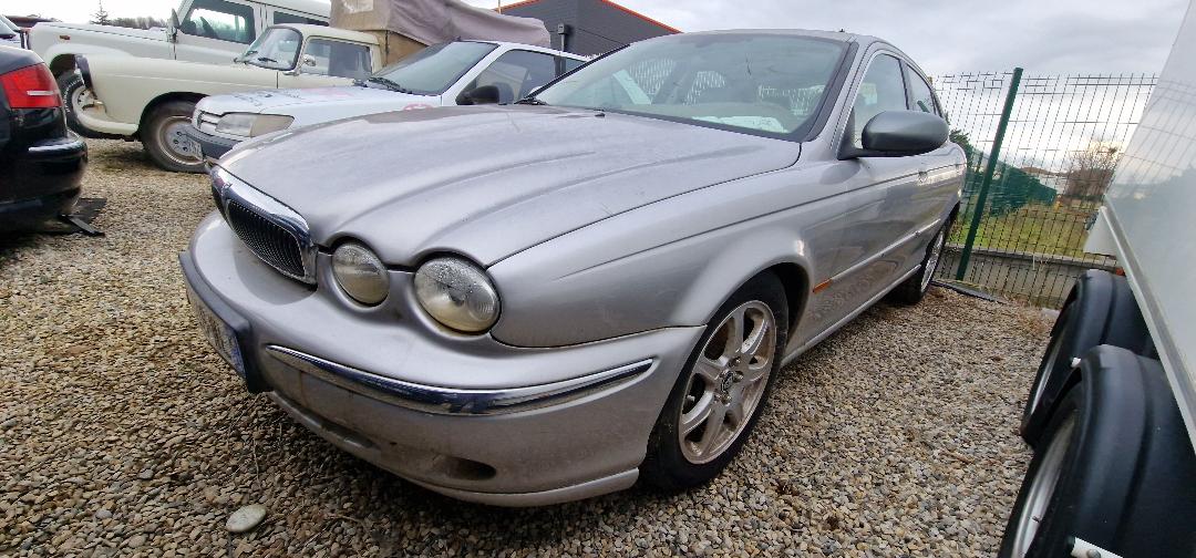 JAGUAR X TYPE V6 2.1 L cuir POUR PIECES 154 CV