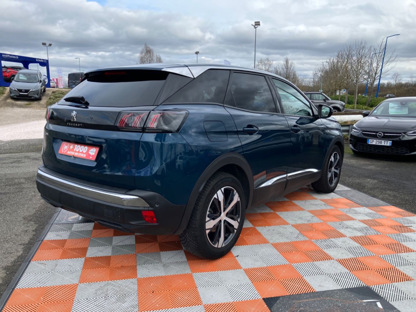 PEUGEOT 3008 - BlueHDi 130 EAT8 ALLURE Grip
