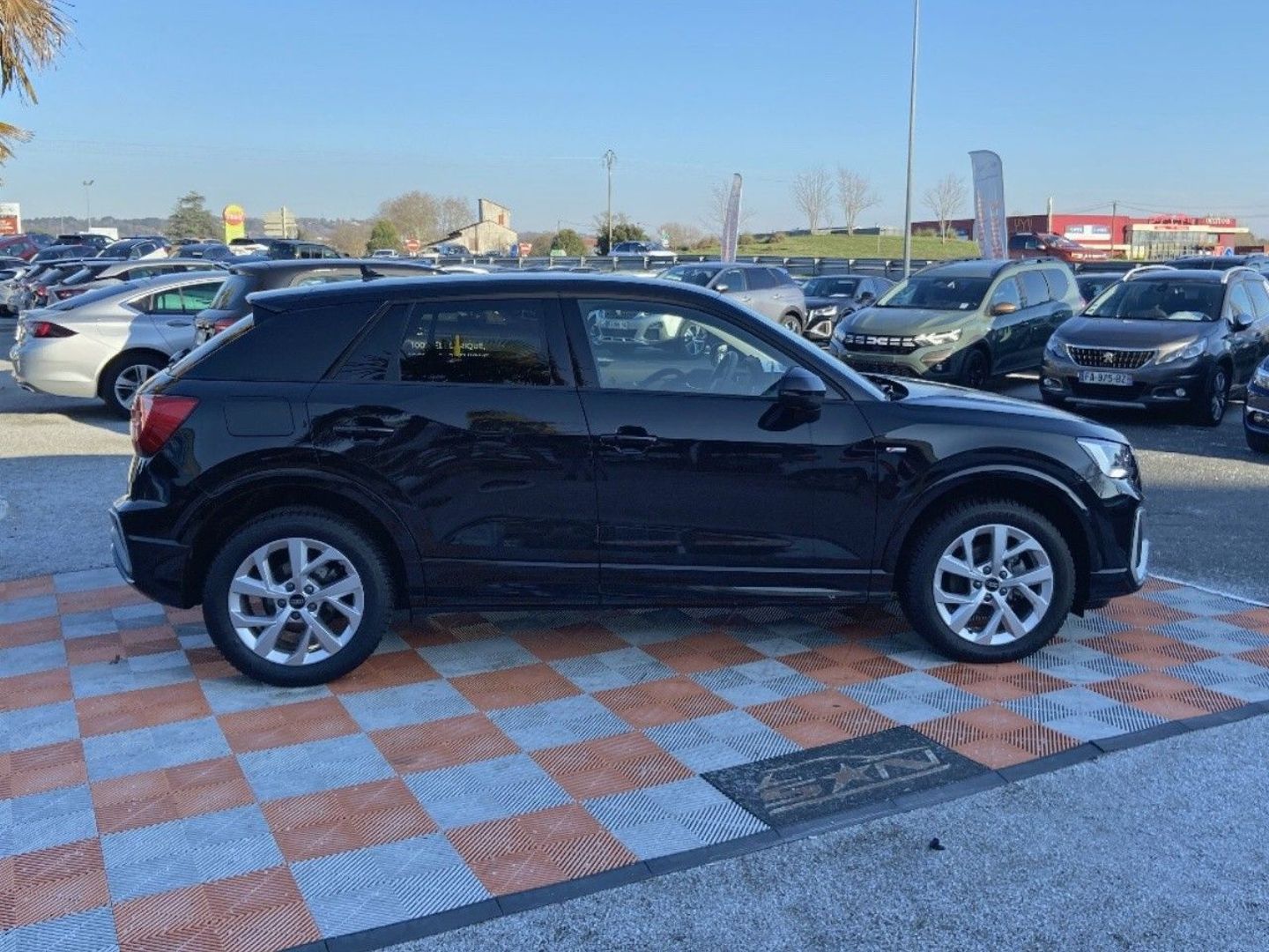 AUDI Q2 - 35 TFSI 150 S-TRONIC S-LINE Ext GPS Caméra Hayon Keyless