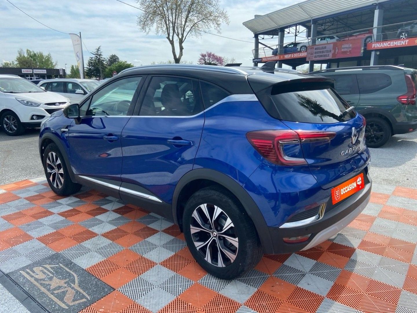 RENAULT CAPTUR - TCe 90 BV6 TECHNO GPS 9.3" Caméra 360° Barres de Toit