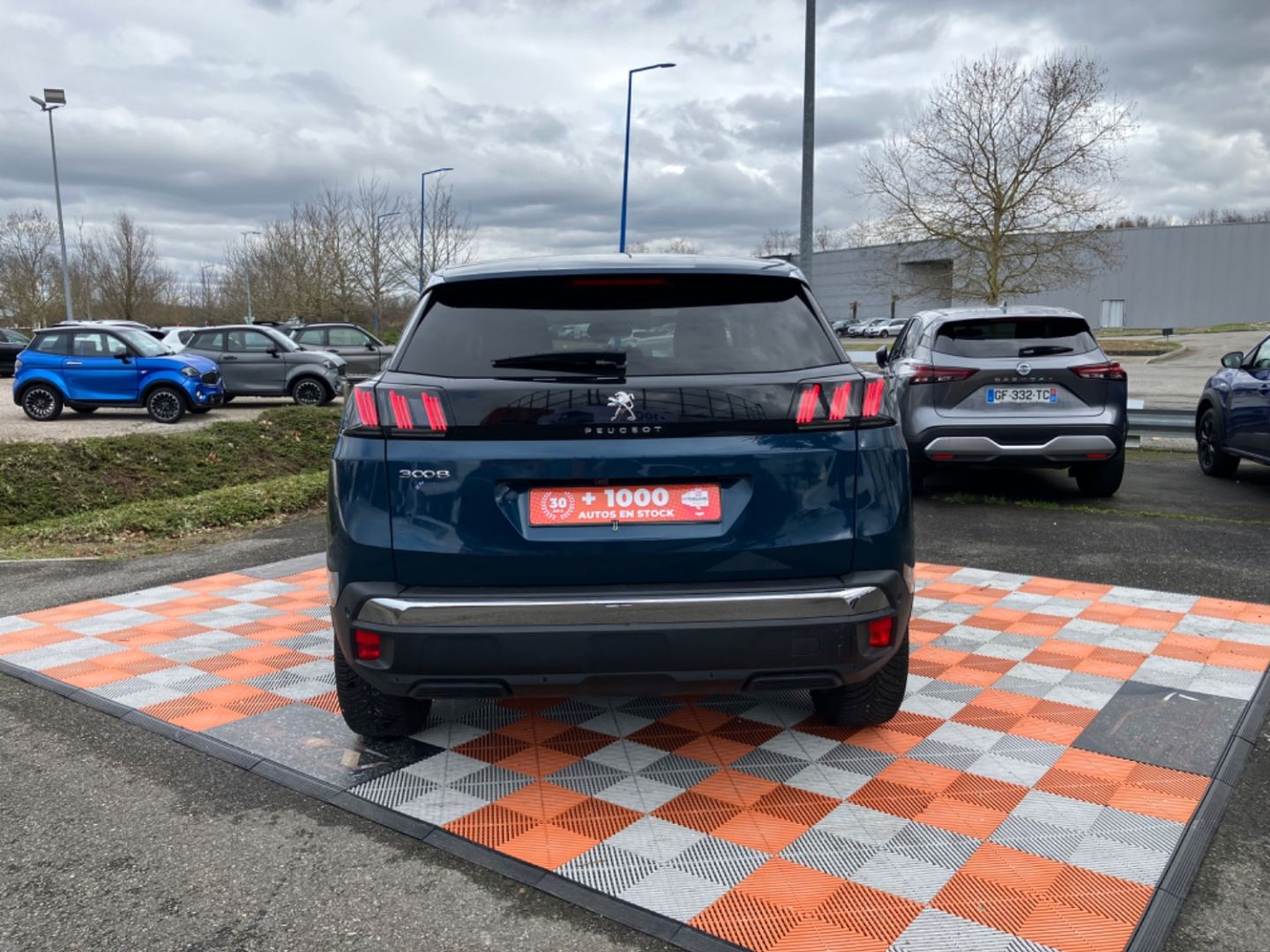 PEUGEOT 3008 - BlueHDi 130 EAT8 ALLURE Grip