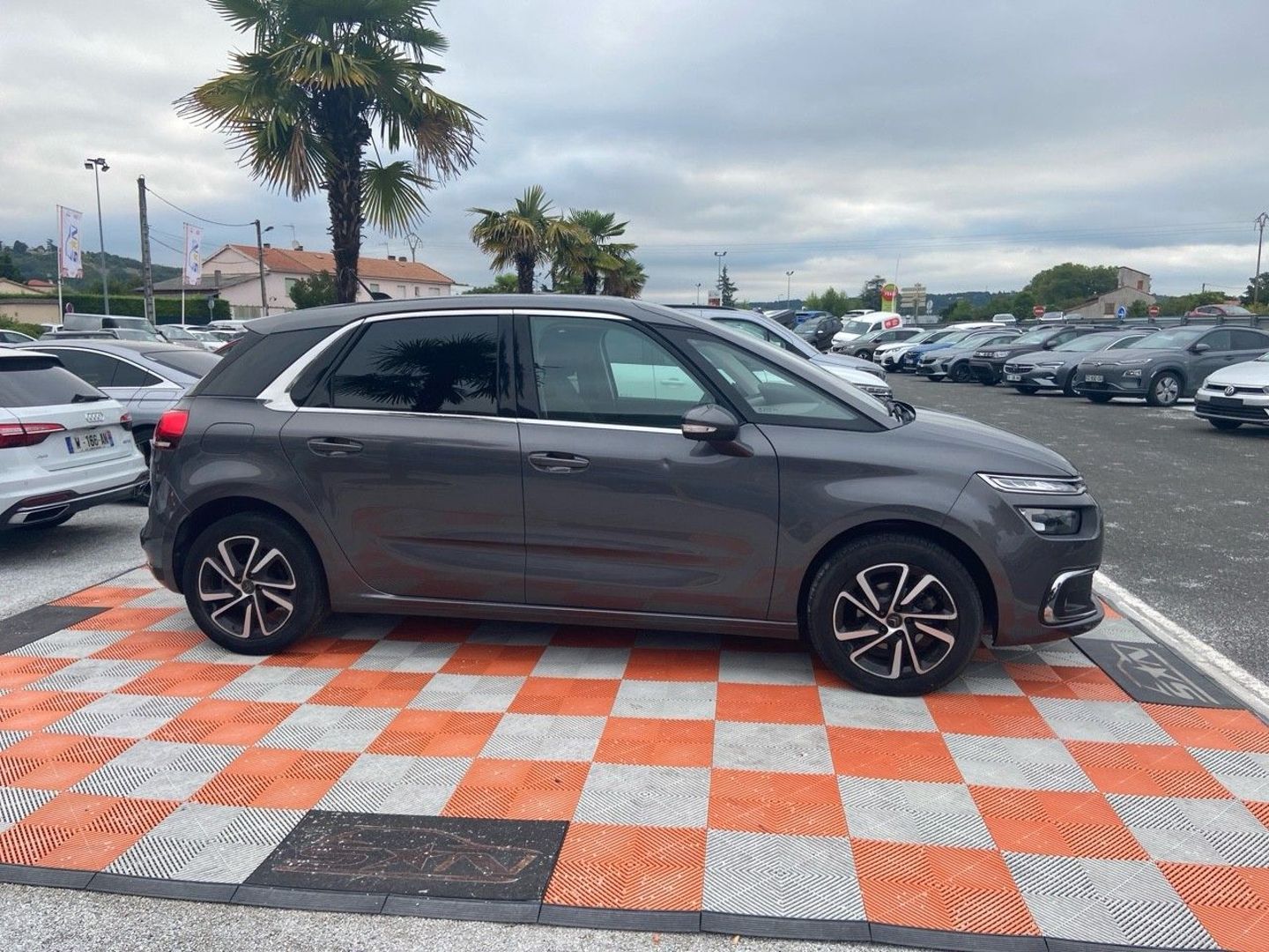 CITROEN C4 SPACETOURER - PURETECH 130 EAT8 FEEL CAMERA JA 17 PACK DRIVE ASSIST