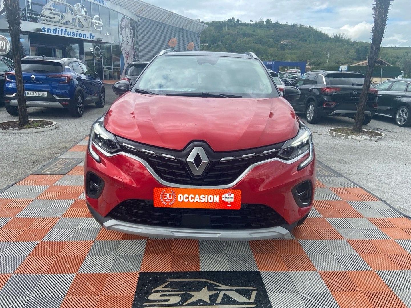 RENAULT CAPTUR TCe 90 BV6 TECHNO GPS 9.3" Caméra 360° Barres de Toit