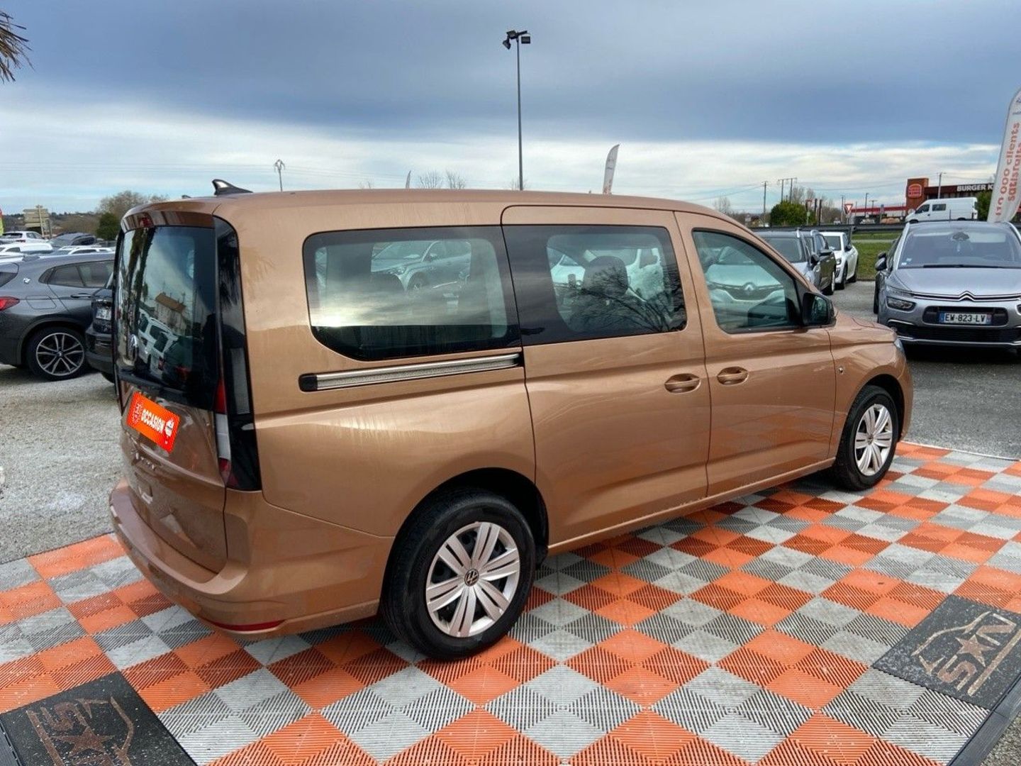 VOLKSWAGEN CADDY MAXI - 2.0 TDI 102 BV6 ORIGIN 7PL Caméra