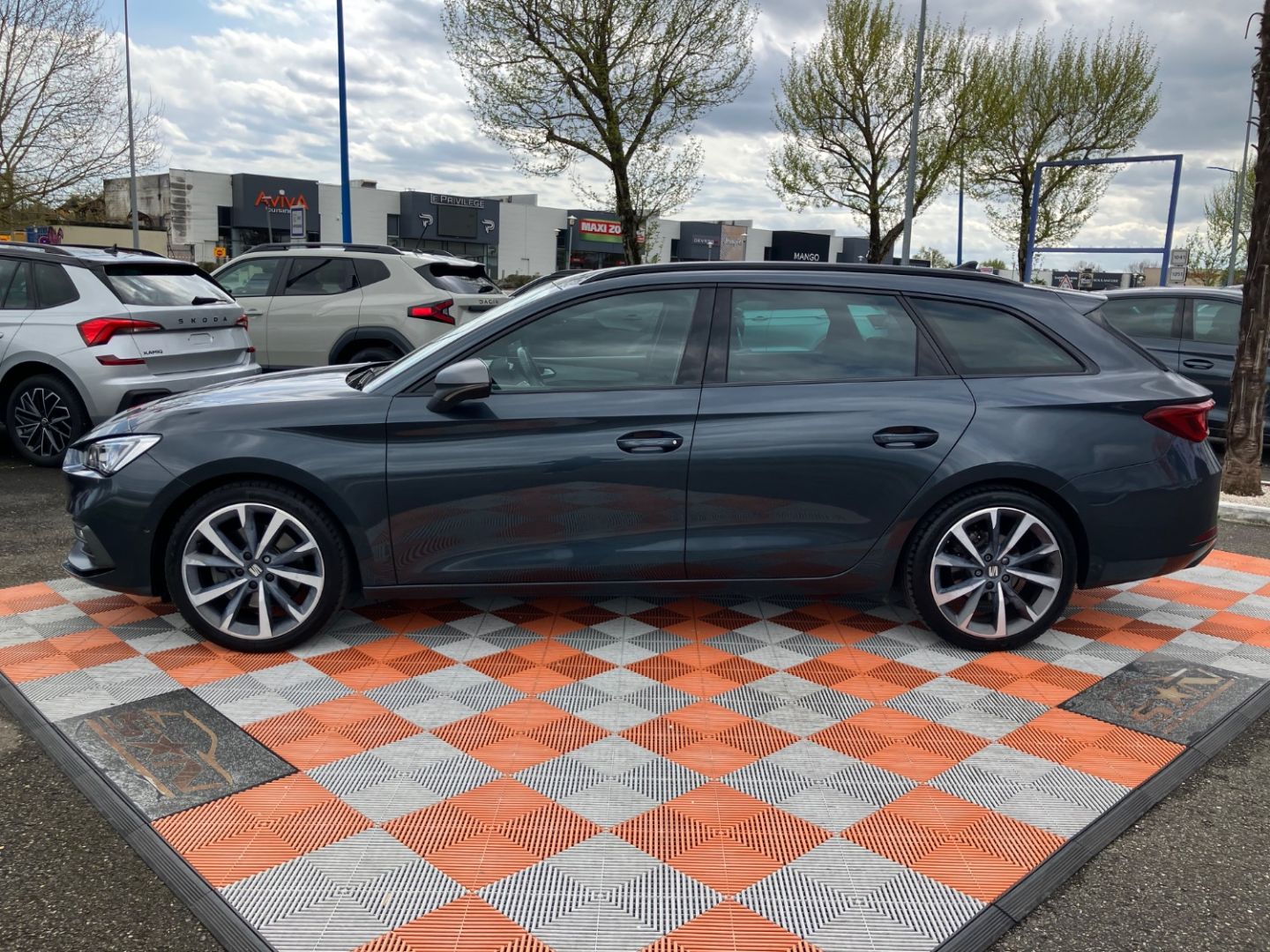 SEAT LEON ST - 1.5 TSI 150 DSG7 SPORTSTOURER FR GPS Caméra Hayon Keyless