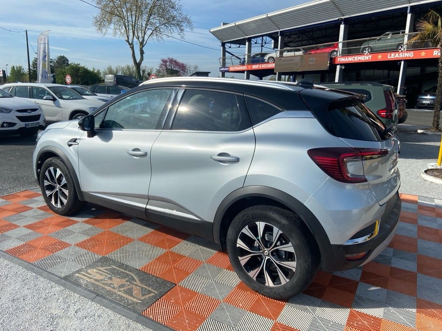 RENAULT CAPTUR - TCe 90 BV6 TECHNO GPS 9.3" Caméra 360° Barres de Toit