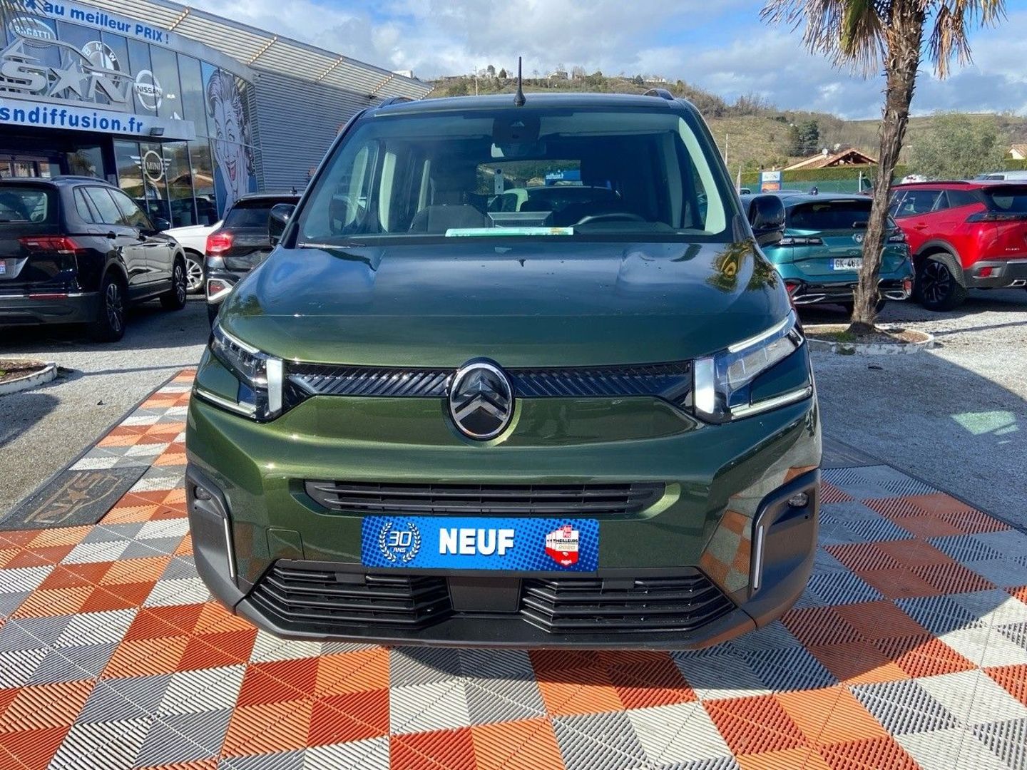 CITROEN BERLINGO - NEW BlueHDi 100 BV6 PLUS Pack Style JA 16" Vitres AR Surt.