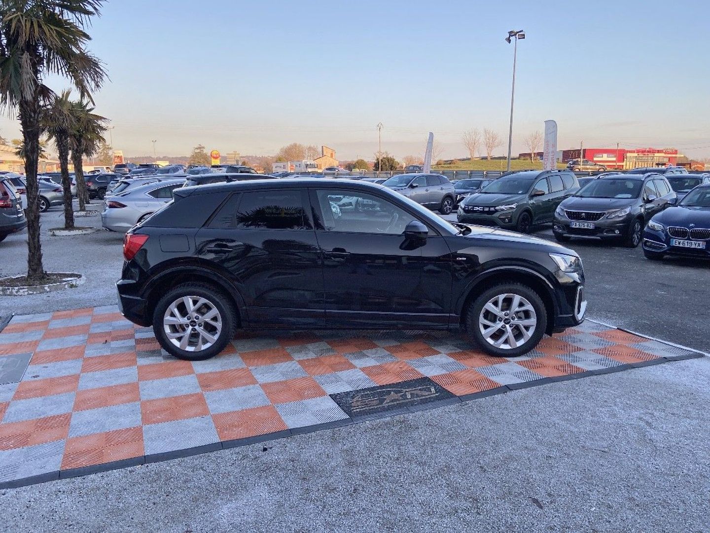 AUDI Q2 - 35 TFSI 150 S-TRONIC S-LINE Ext GPS Caméra Hayon Keyless
