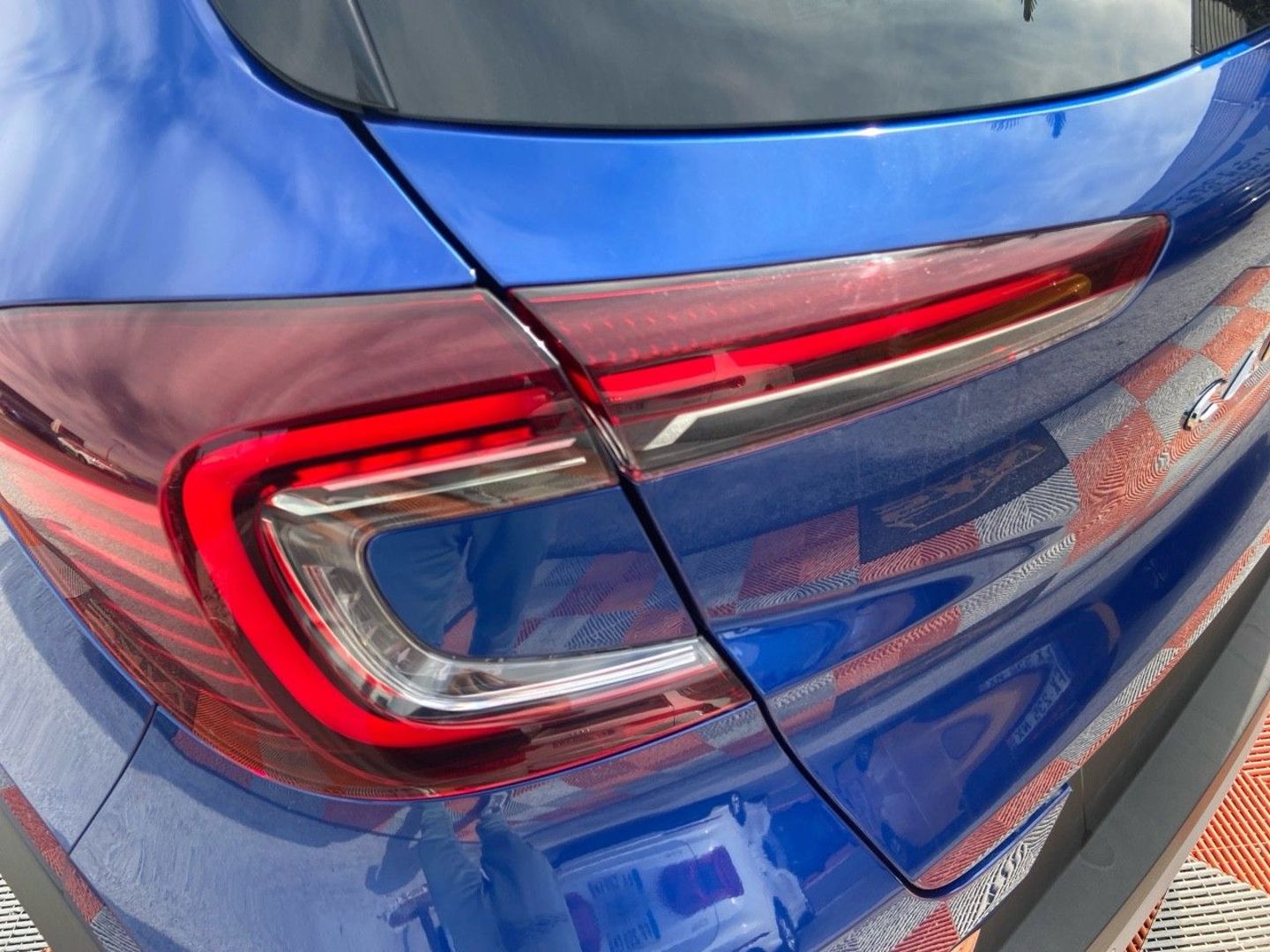 RENAULT CAPTUR - TCe 90 BV6 TECHNO GPS 9.3" Caméra 360° Barres de Toit