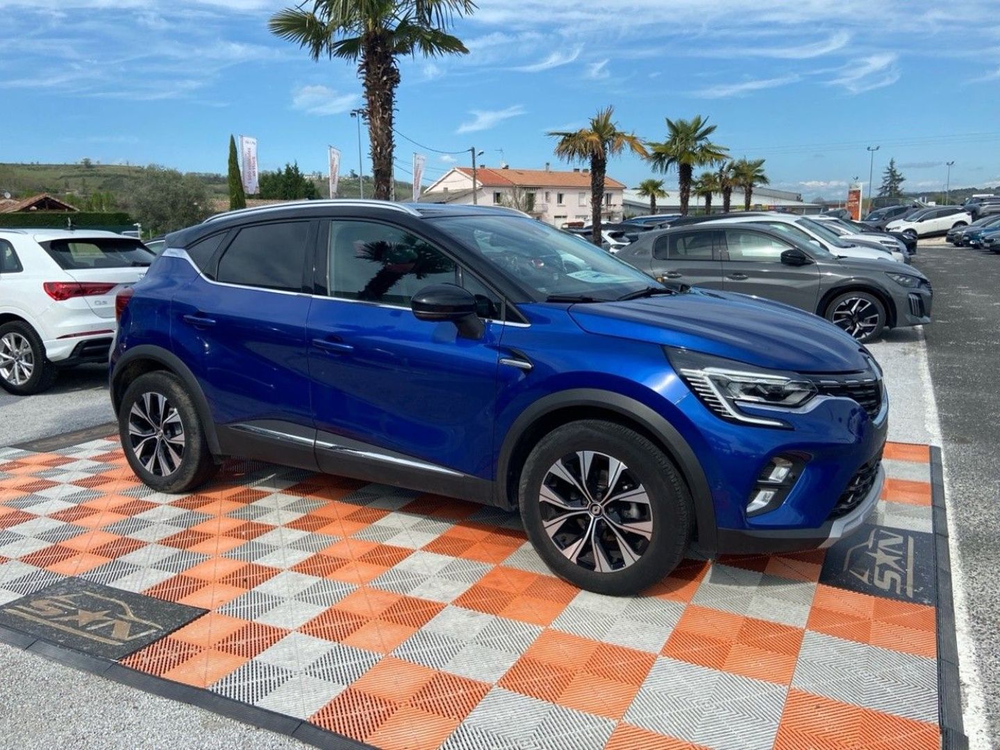 RENAULT CAPTUR - TCe 90 BV6 TECHNO GPS 9.3" Caméra 360° Barres de Toit