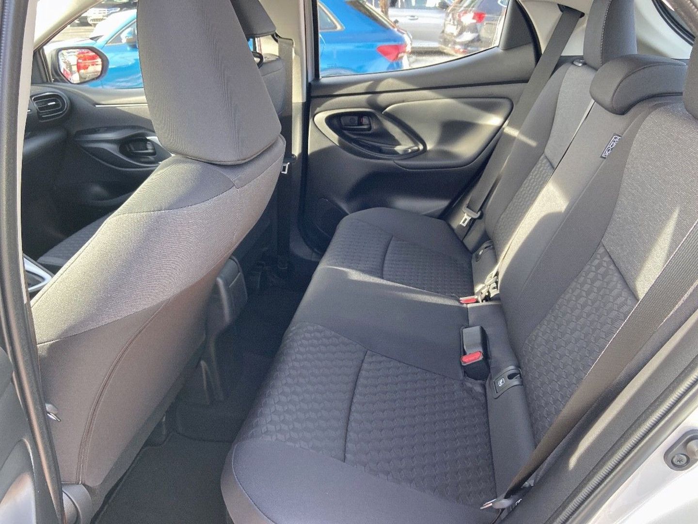 TOYOTA YARIS - 1.5 HYBRIDE 116 H DESIGN PLUS JA 16" Caméra