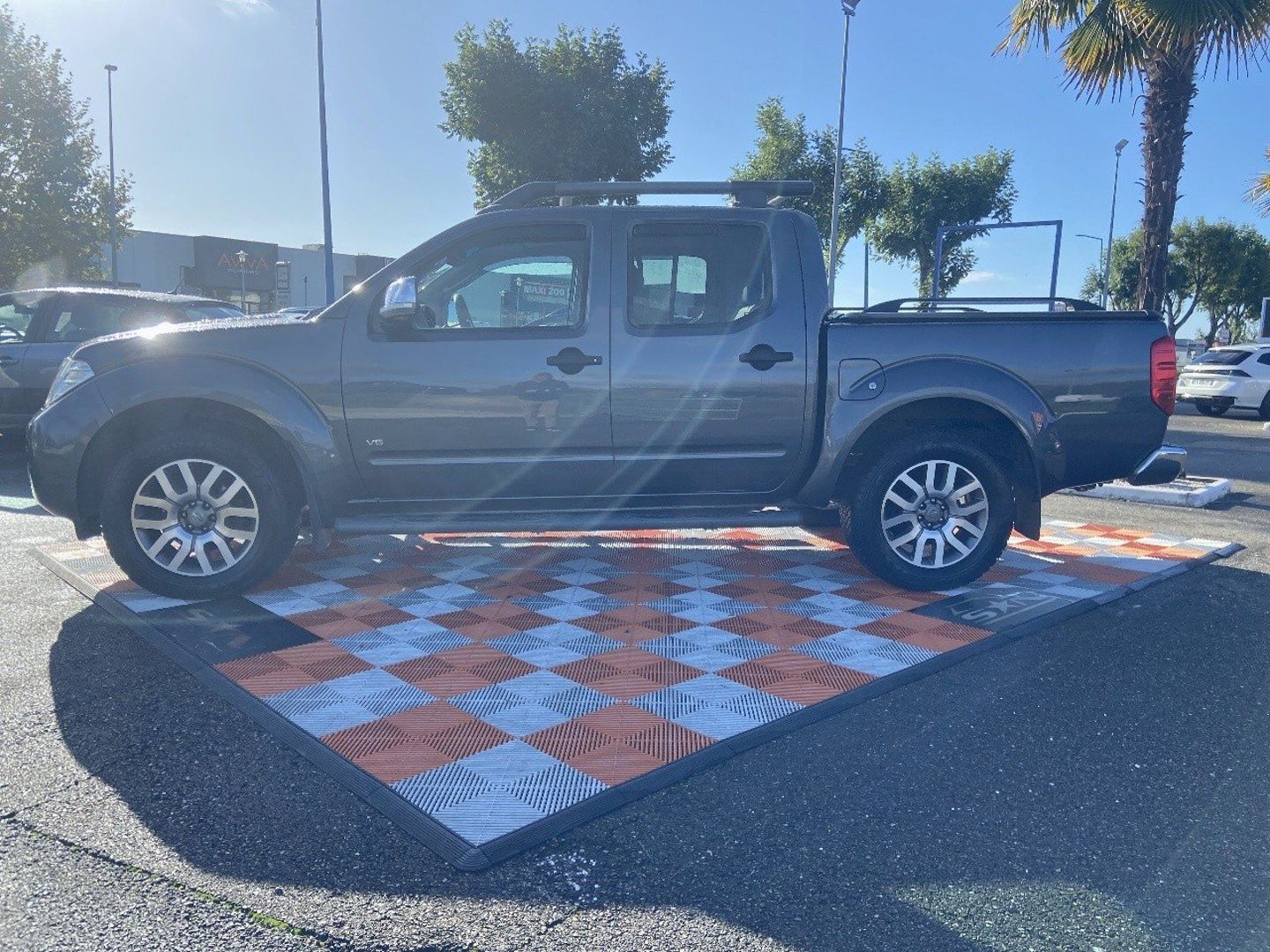NISSAN NAVARA DOUBLE CABINE - 3.0 V6 DCI 231 BVA PACK PREMIUM