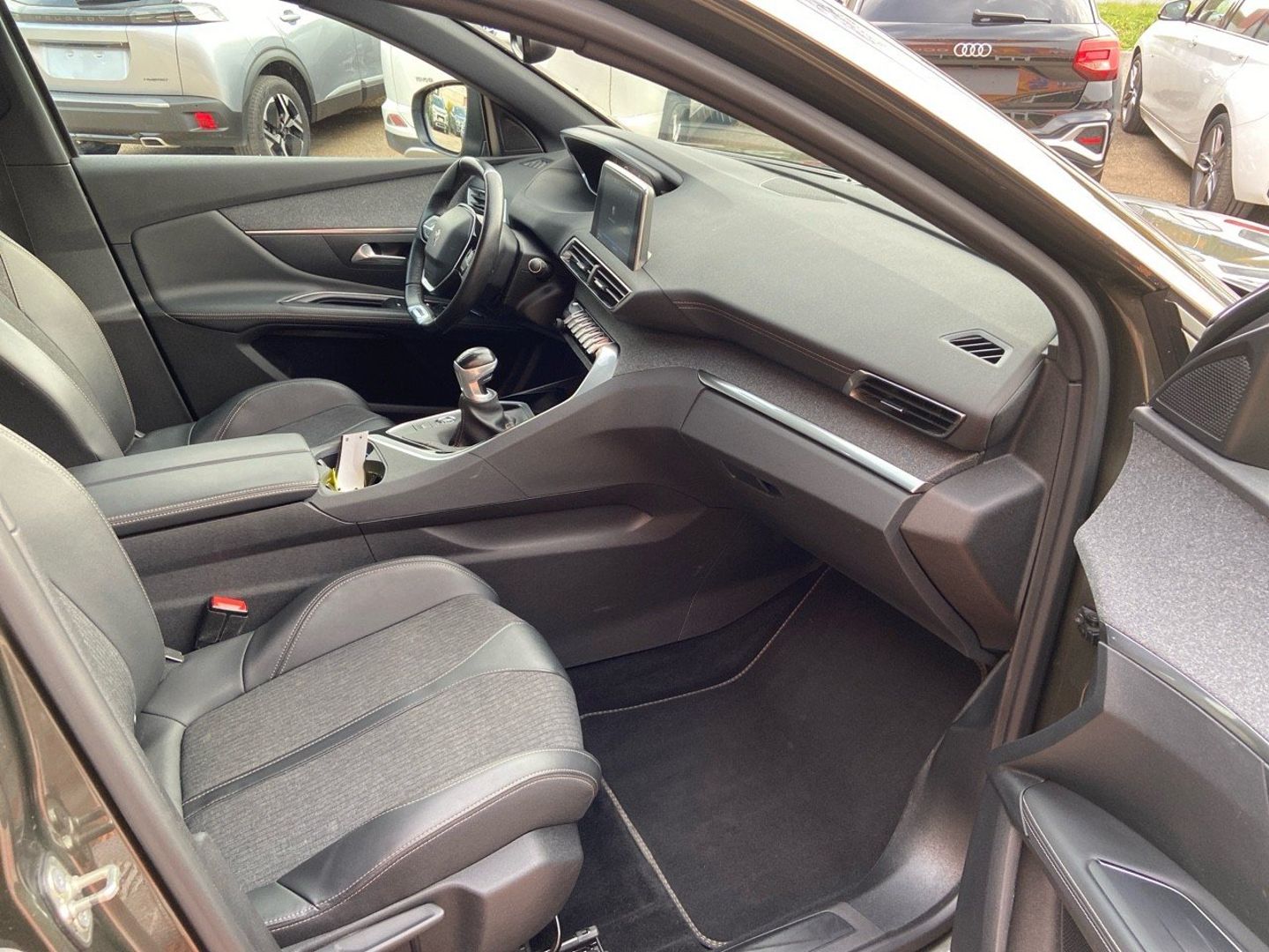 PEUGEOT 3008 - Puretech 130 BV6 GT LINE