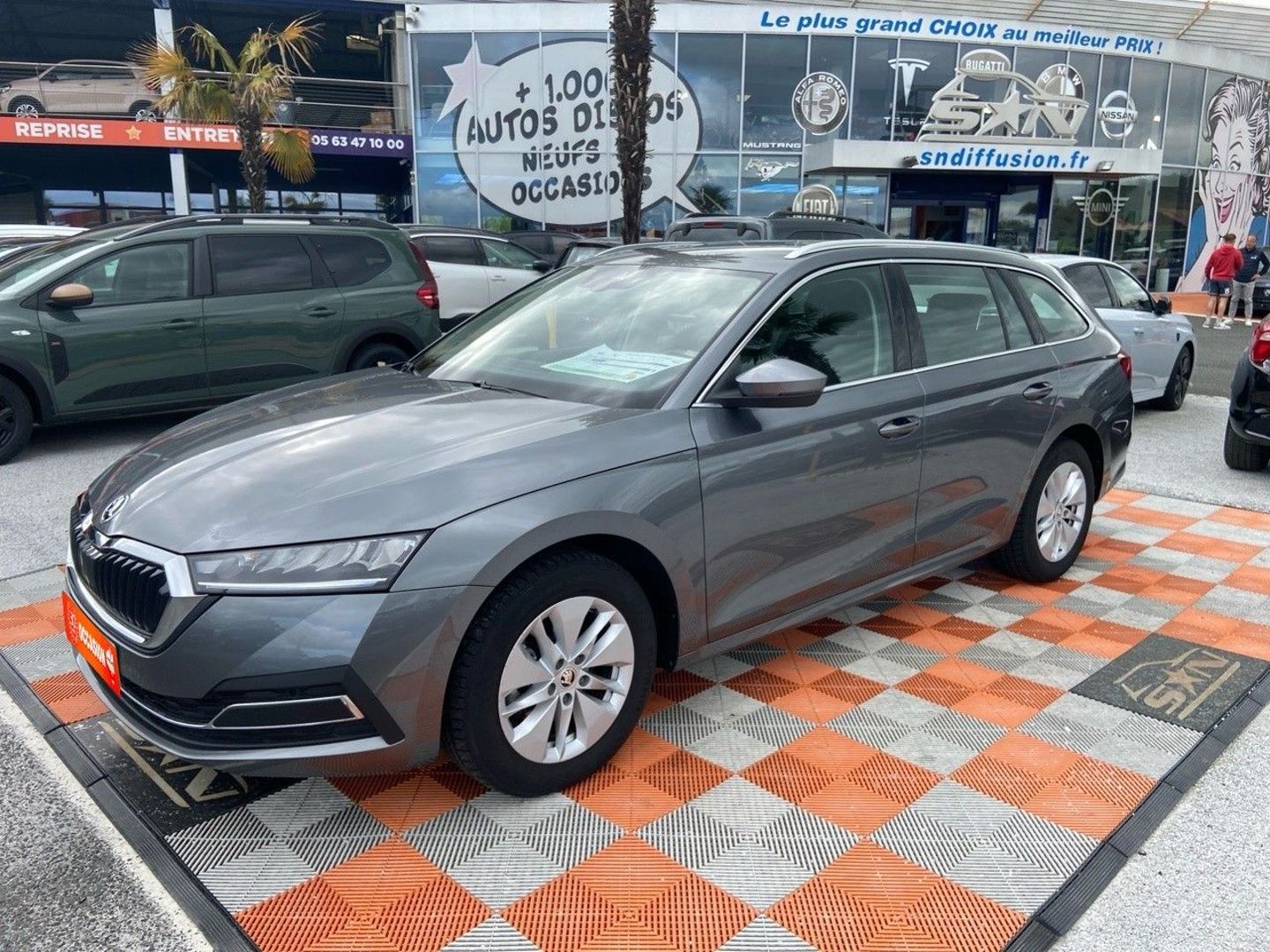 SKODA OCTAVIA COMBI - 2.0 TDI 115 BV6 AMBITION Caméra ADML